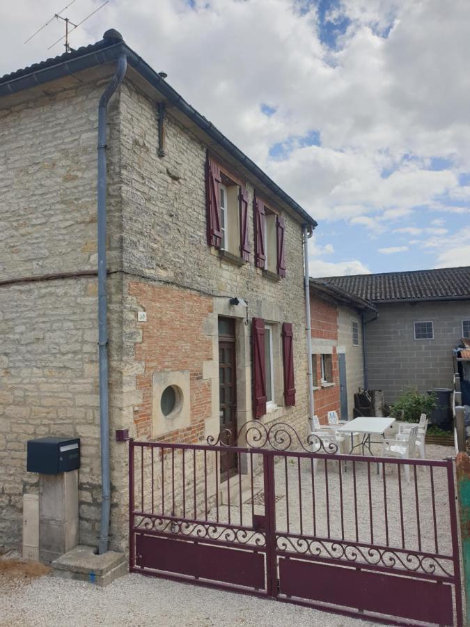Gite Au Village Du Domaine Le Colombier Dienville Exterior foto